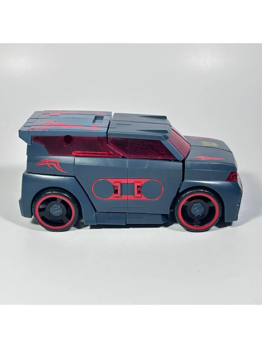 4.5” 2008 Hasbro Transformers Animated Electrostatic Soundwave Figure